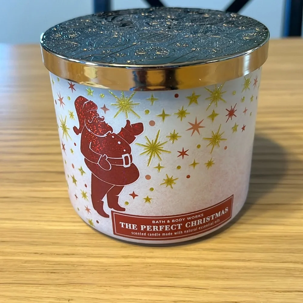 Bath & Body Works 3 Wick Candle. The Perfect Christmas.